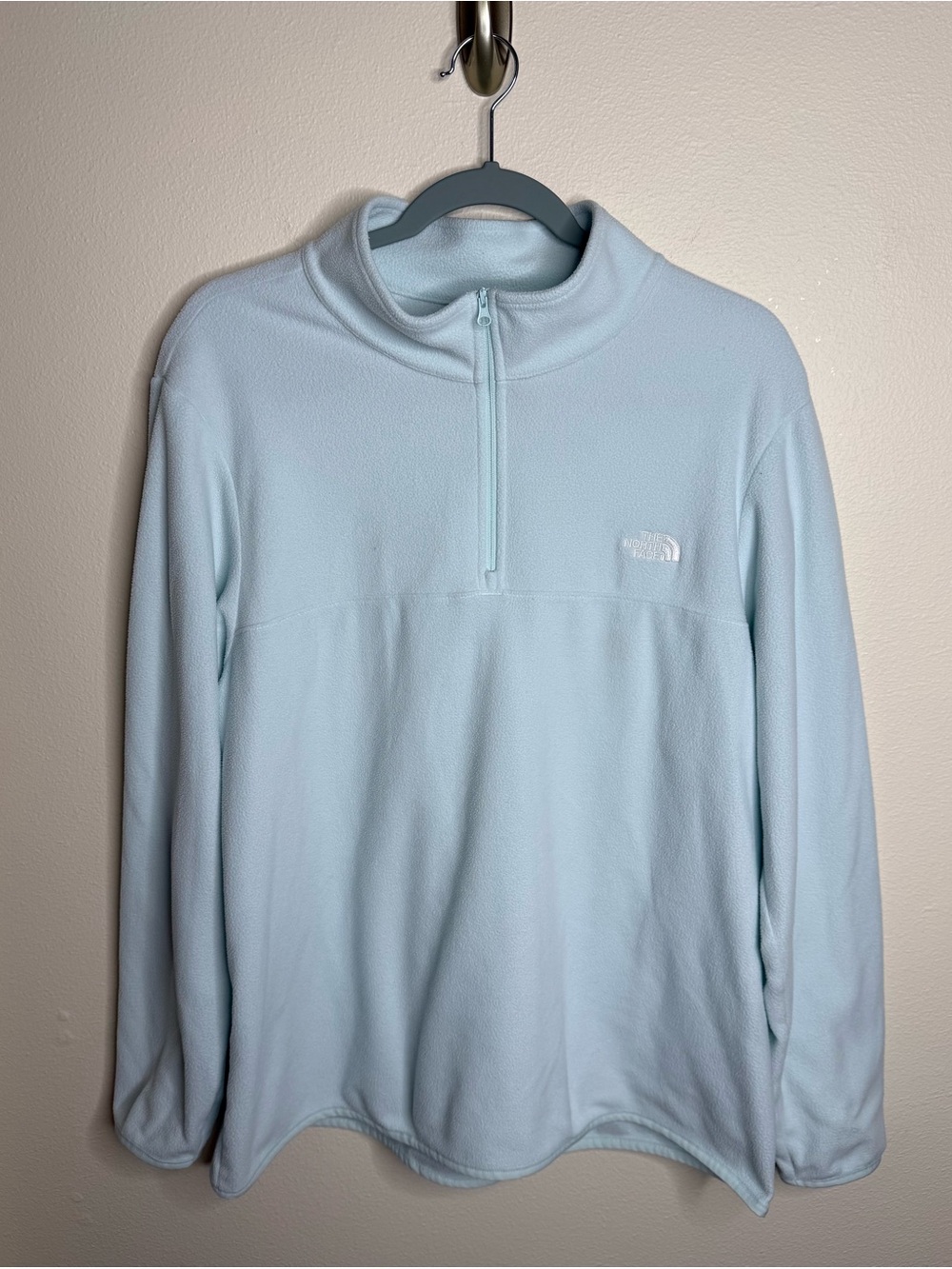 The North Face Women’s 2X Light Blue Fleece 1/4 Zip Pullover Sweater